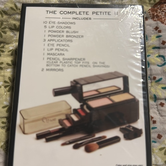 NWT ME Makeover Essentials Complete Petite II - Picture 2 of 2